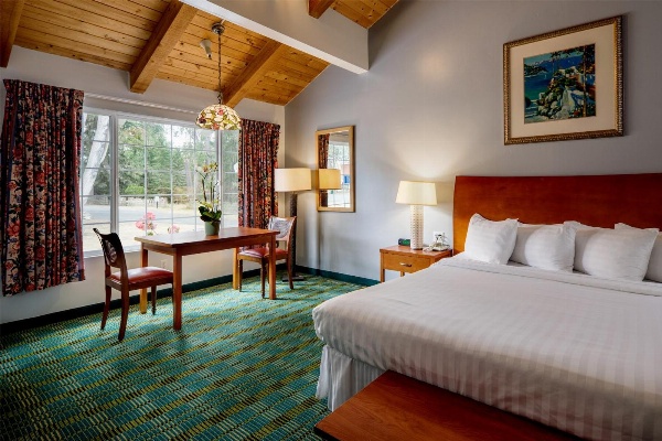 Butterfly Grove Inn image 1