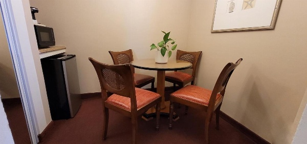 Butterfly Grove Inn image 3